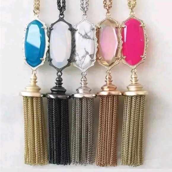 Kendra Scott Gold Everly in Hot Pink Agate - Picture 3 of 8